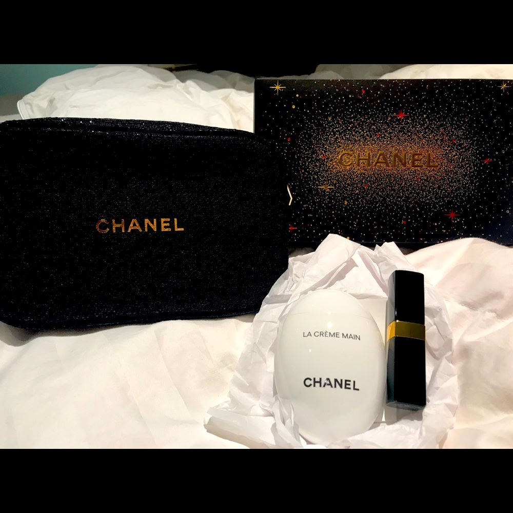 Chanel 2021 moisture must have holiday gift set
